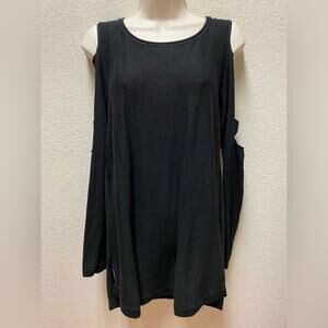 Wantable Cold Shoulder Tunic Top